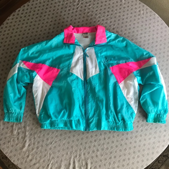 ⛔️SOLD⛔️Vintage Puma Windbreaker - Picture 3 of 8